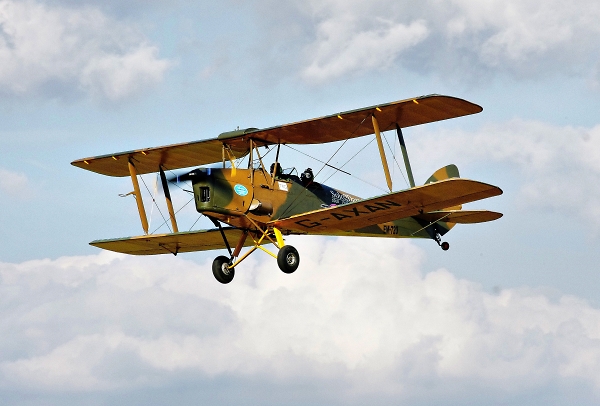 TIGER  MOTH   (Solo2Darwin) Captain Amanda Harrison