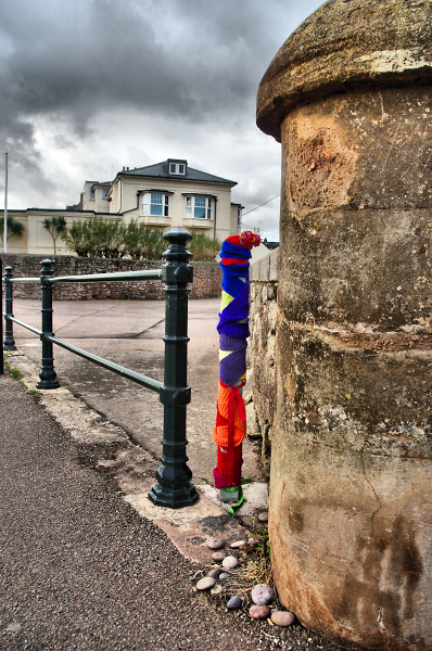 Guerrilla Knitting - In Budleigh Salterton!