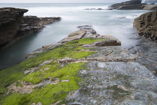 Incoming tide Trebarwith Strand 2