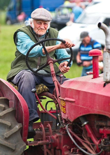 Good Old Tractor Boiy