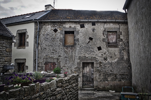 A house with a story