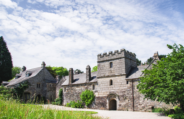 The entrance to Cothele