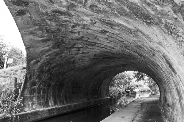 Bridge 44 on the Macclesfield Canal