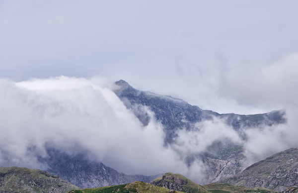Peek-a-boo Snowdon Summit