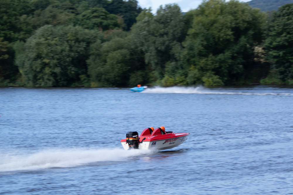 Powerboat race Carr Mill Dam Merseyside