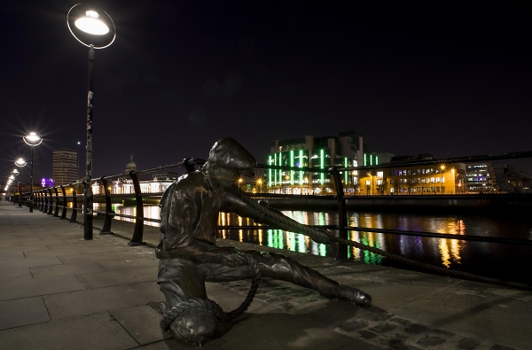 A walk by the quays