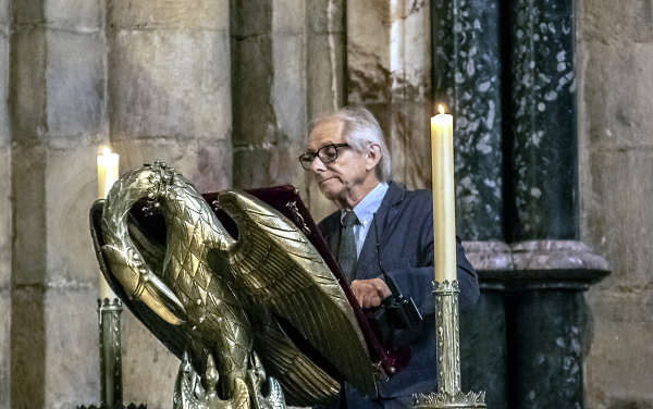 Ken Loach reading the lesson