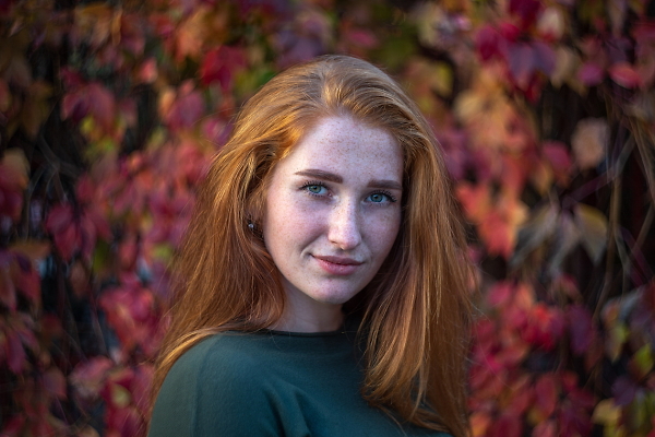 THE AUTUMN GIRL