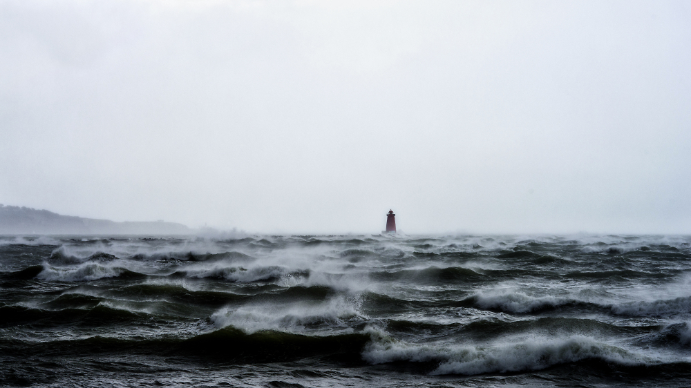 Storm Denis visits Poolbeg lighthouse
