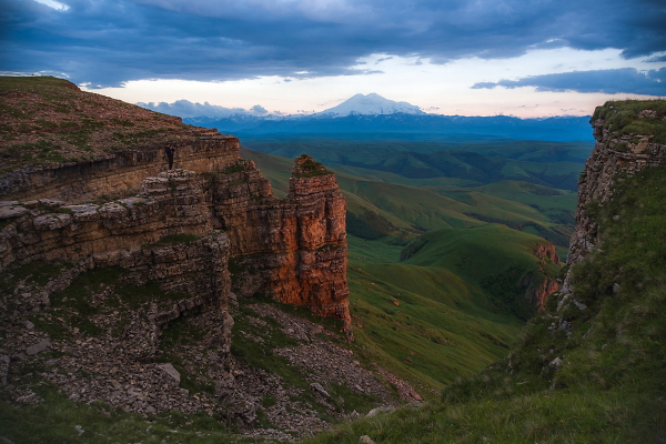 EVENING ON BERMAMYT PLATEAU