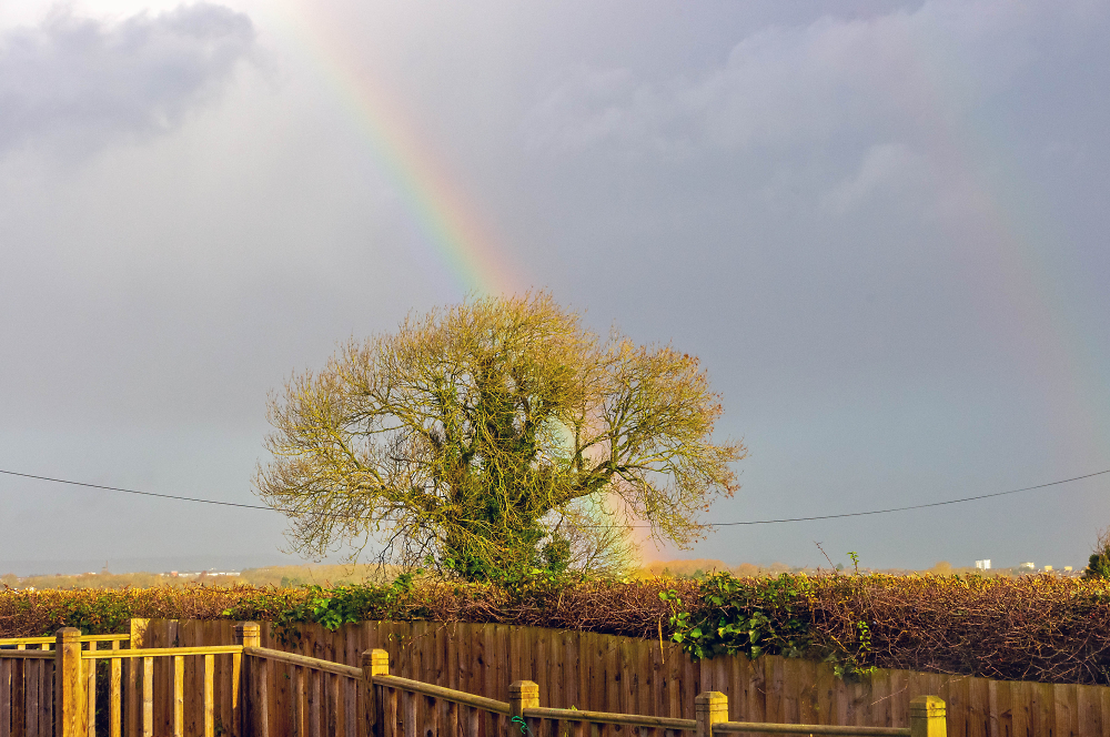 Rainbow to the north of Sully