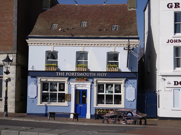 Pidgeons waiting for the pub to open.