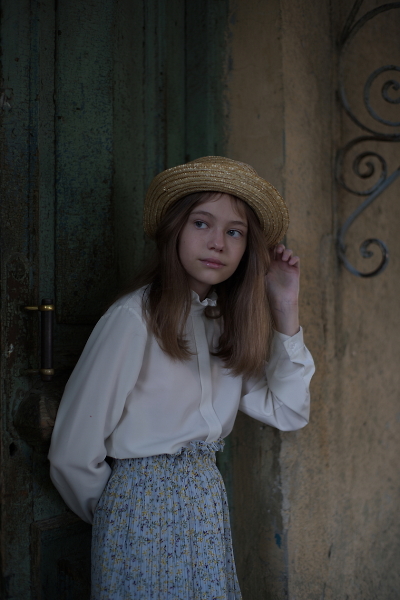 GIRL IN A HAT