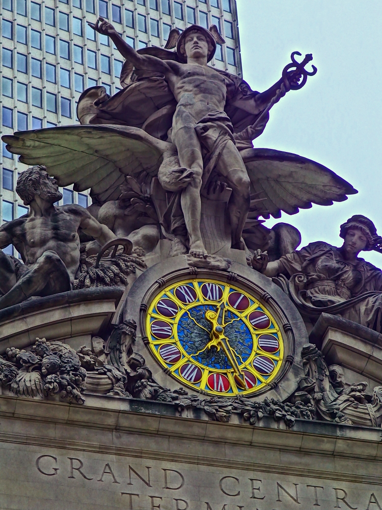 Statue on top of Grand Central Terminal NYC