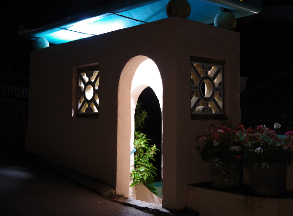 The portal to wonders of the night