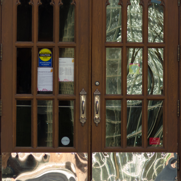 Glass versus Metal Reflections
