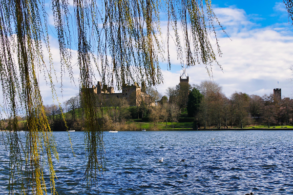 Loch and Palace