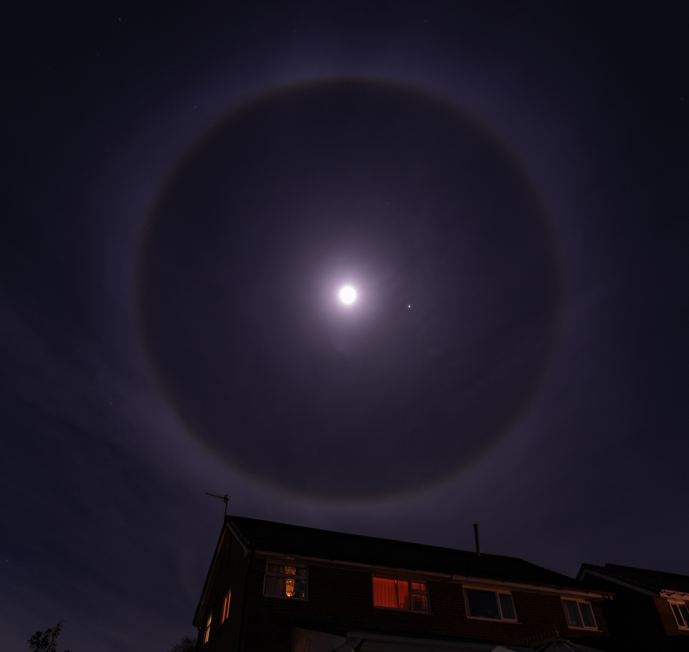 Moon Halo (with Jupiter)
