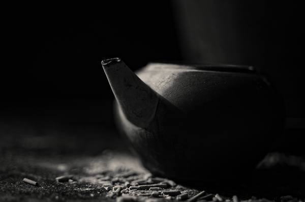 Burnt 'Five Colours Clay' teapot (yixing) on Ashes
