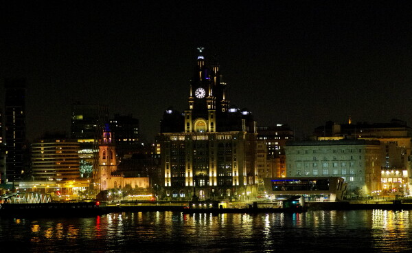 Liverpool frontage at night