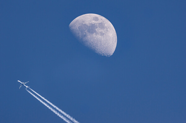 Moon Cruising