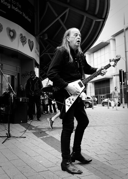 Entertaining the Shoppers