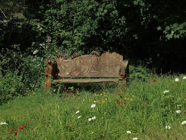 Carved seat - nr River Stour