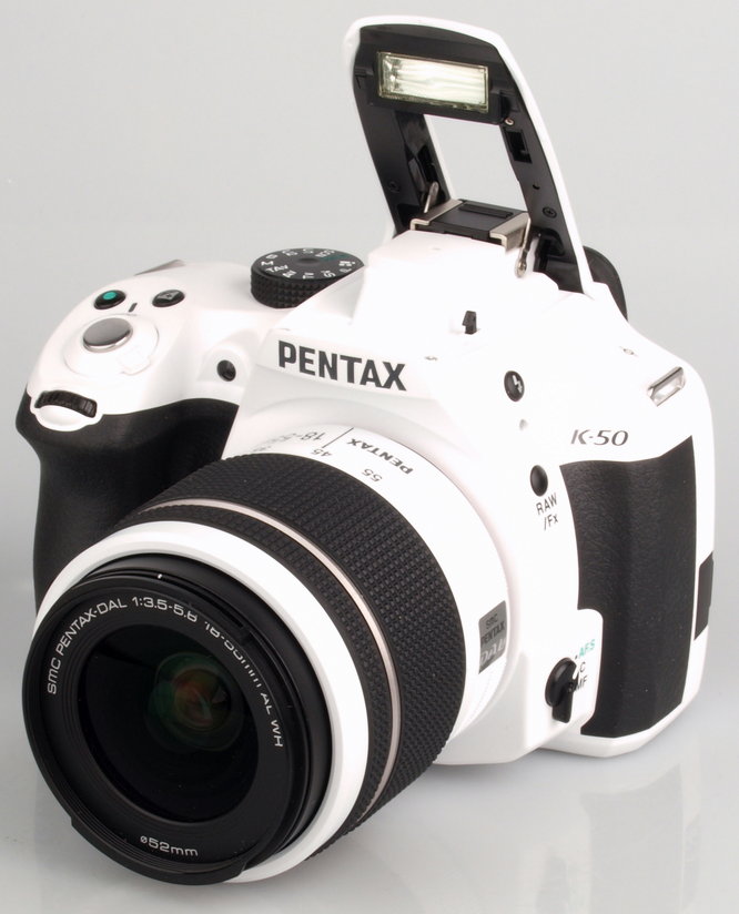 Pentax K-50 White Large (10)