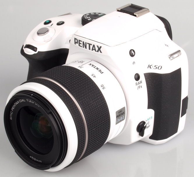 Pentax K-50 White Large (2)