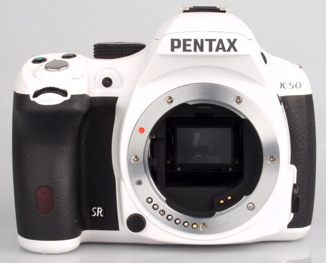 Pentax K-50 White Large (4)