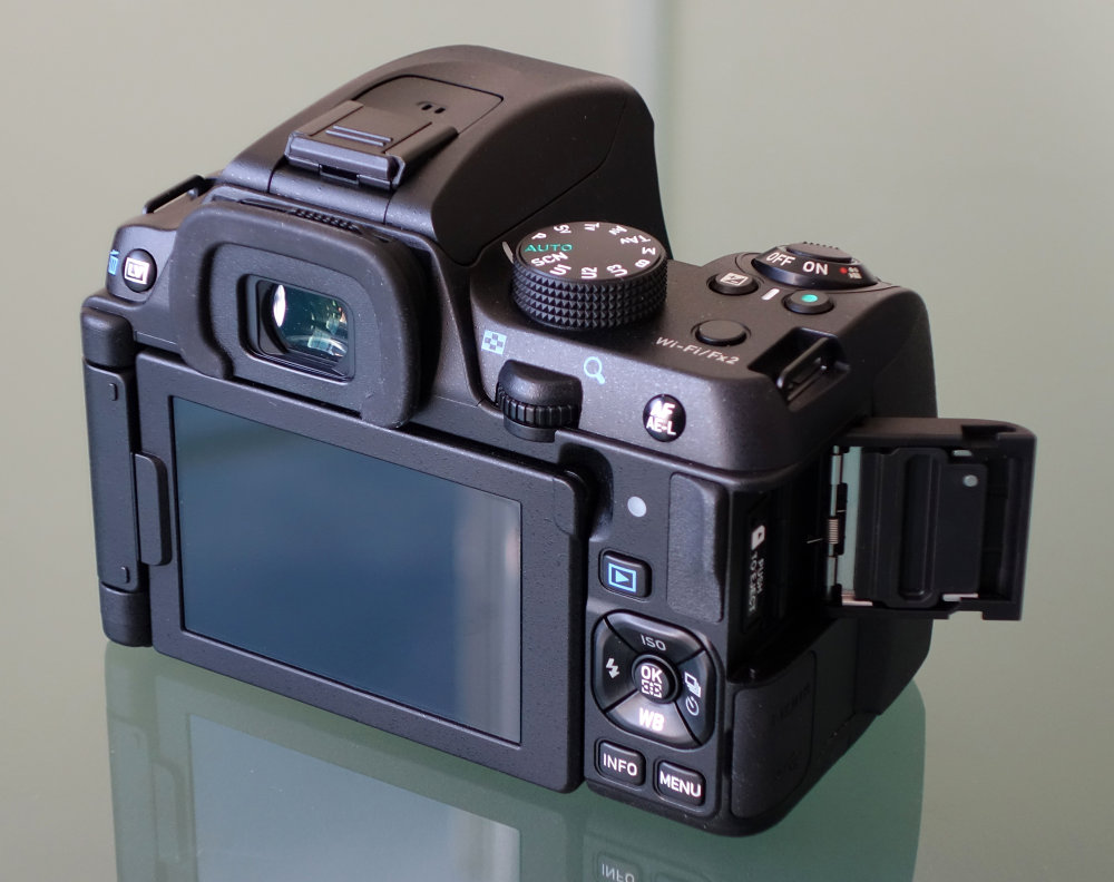 Pentax K 70 DSLRa