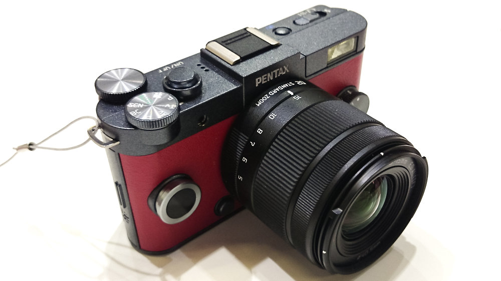 Pentax Q S1 Black And Red (8)